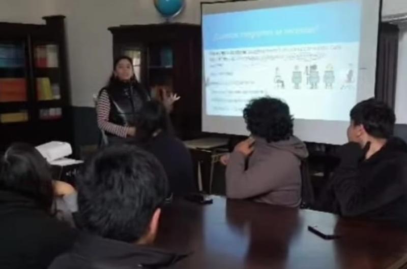 El programa Escuela Debate tuvo la participacioacuten de la ET Nordm 2