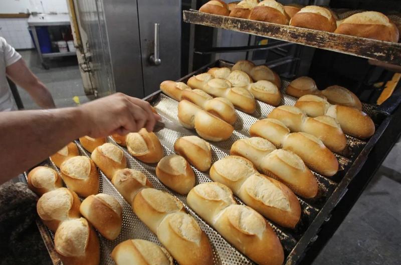 El consumo de pan retrocedioacute un 60-en-porciento- y el de facturas 80-en-porciento-