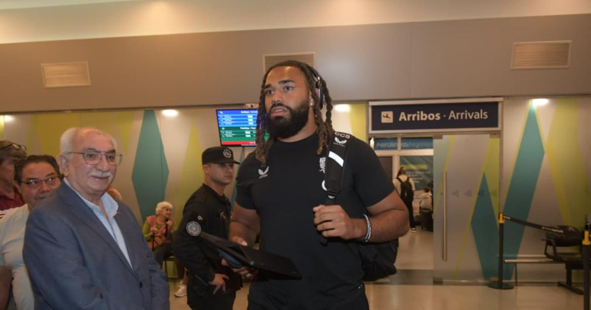 Inglaterra ya estaacute en Santiago- el seleccionado de la Rosa arriboacute para enfrentar a Los Pumas en el Madre de Ciudades