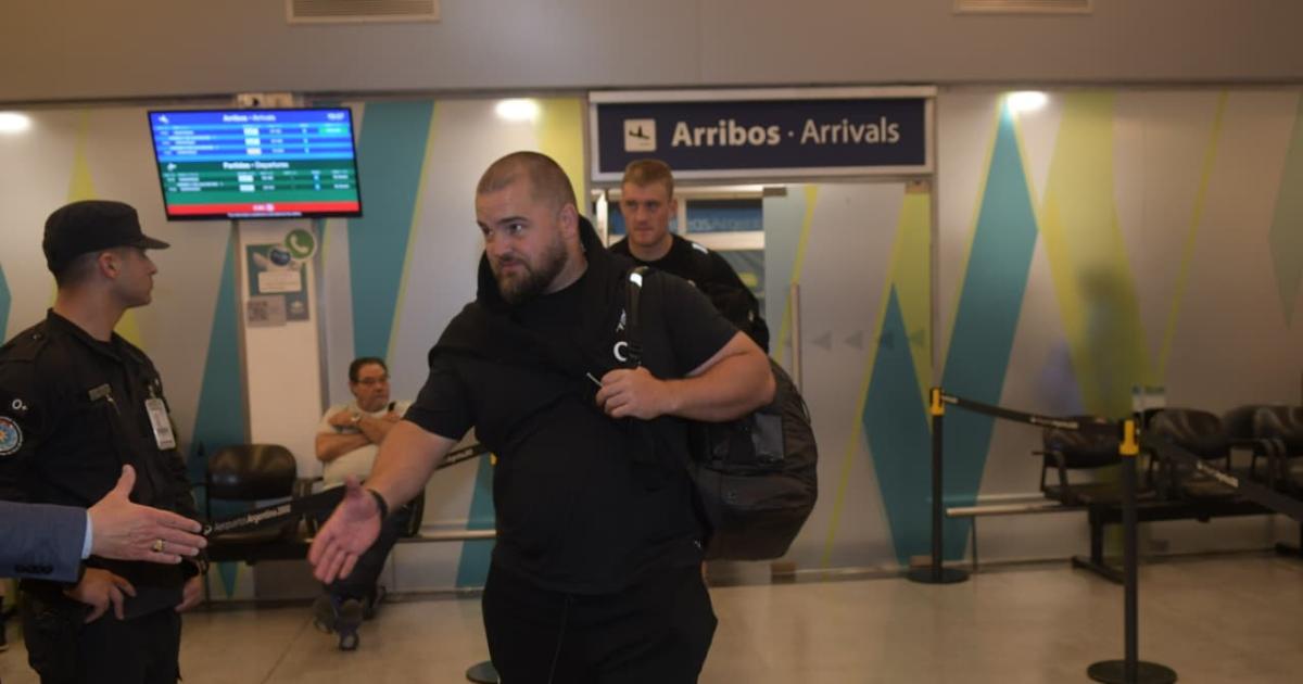 Inglaterra ya estaacute en Santiago- el seleccionado de la Rosa arriboacute para enfrentar a Los Pumas en el Madre de Ciudades