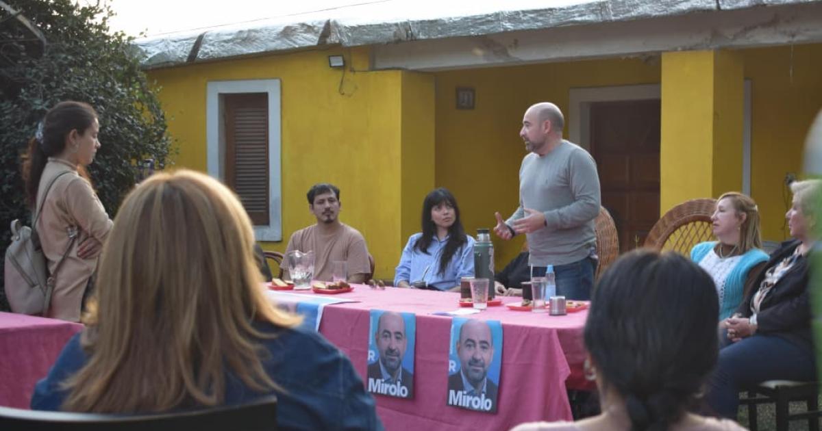 Mirolo se reunioacute con vecinos y juntas vecinales de barrio Centenario para escuchar sus principales demandas