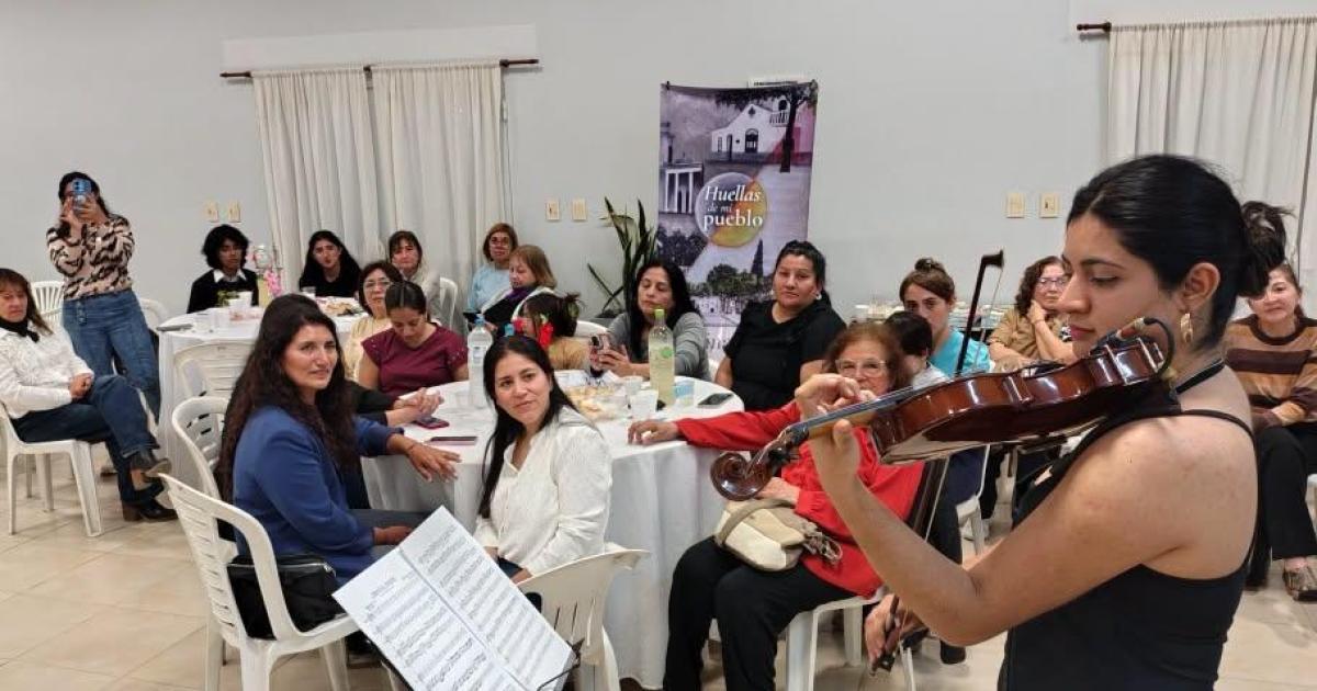 El Cafeacute Literario de Fernaacutendez fortalece la identidad cultural