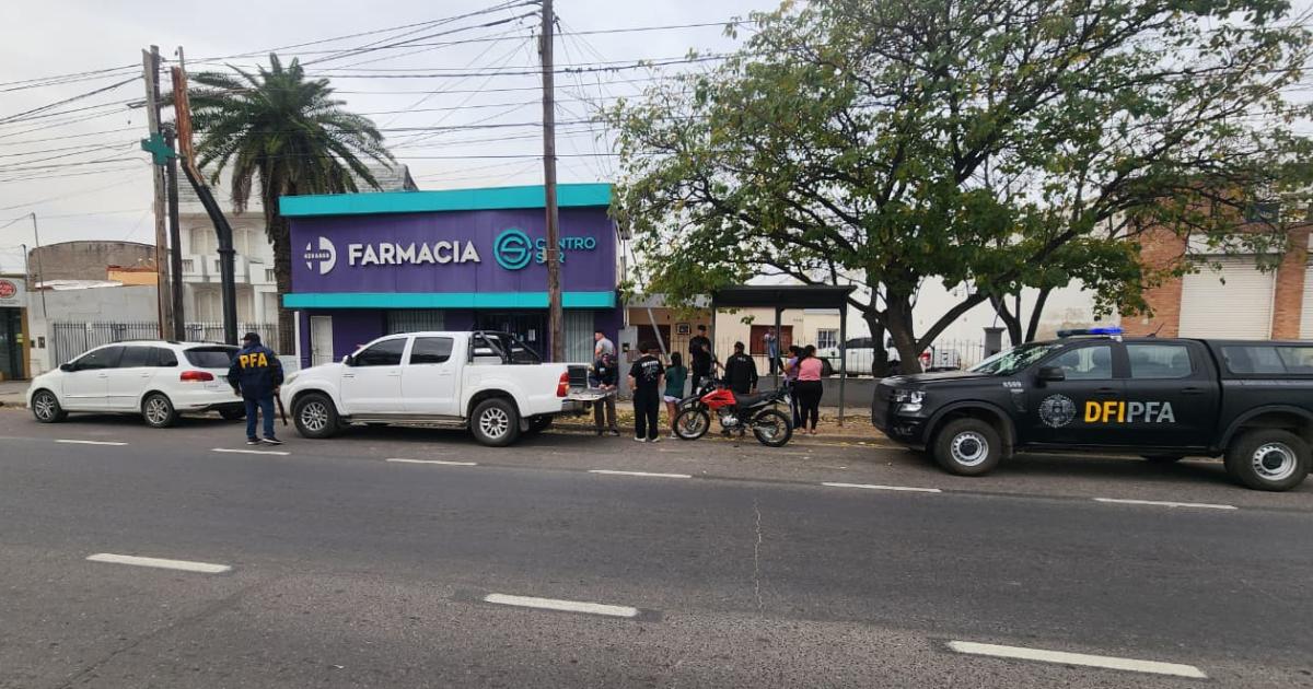 Detuvieron a un dealer con casi 30 bochas de cocaiacutena en el barrio Almirante Brown