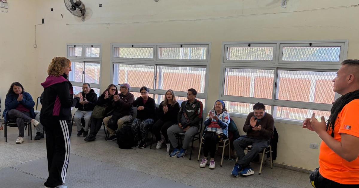Los joacutevenes del Hogar de Cristo trabajan en el valor de la solidaridad y la contencioacuten