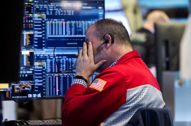 Caen las acciones argentinas en Wall Street y sube el riesgo paiacutes