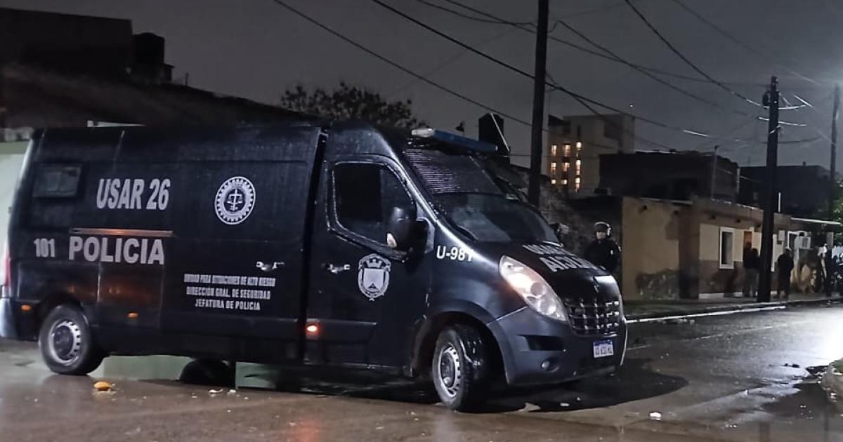 Redada narco- hallan cocaiacutena marihuana y 3850000 en casa de dos hermanas y ex convicto