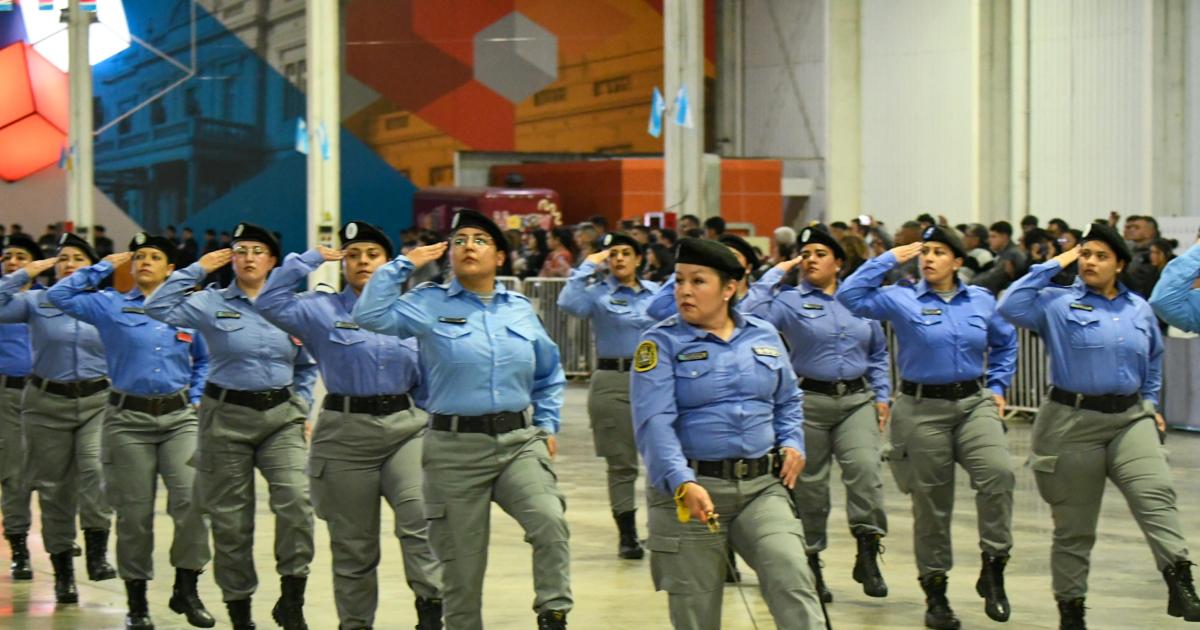 Conmemoraron el Diacutea del Servicio Penitenciario con un acto central que incluyoacute desfile en el Nodo Tecnoloacutegico