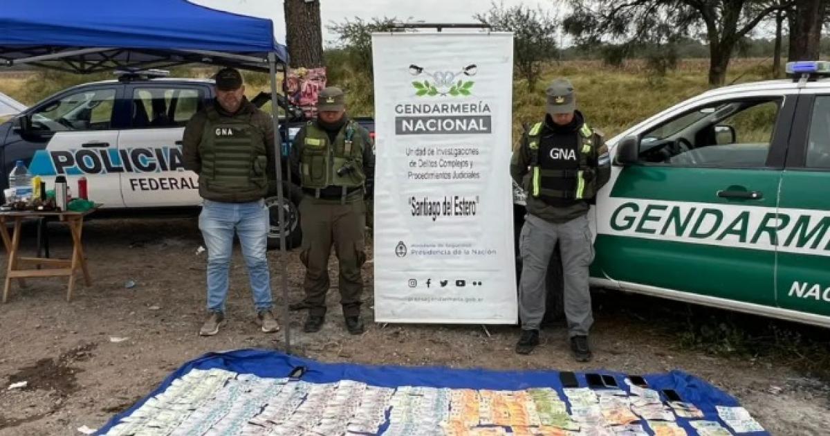 Caso coimas a tours de compras- 7 policiacuteas federales tucumanos son excarcelados