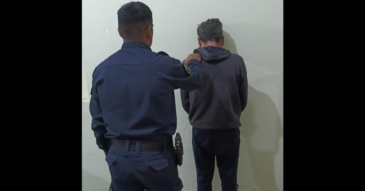 En un allanamiento detienen a sujeto acusado de agredir a su pareja