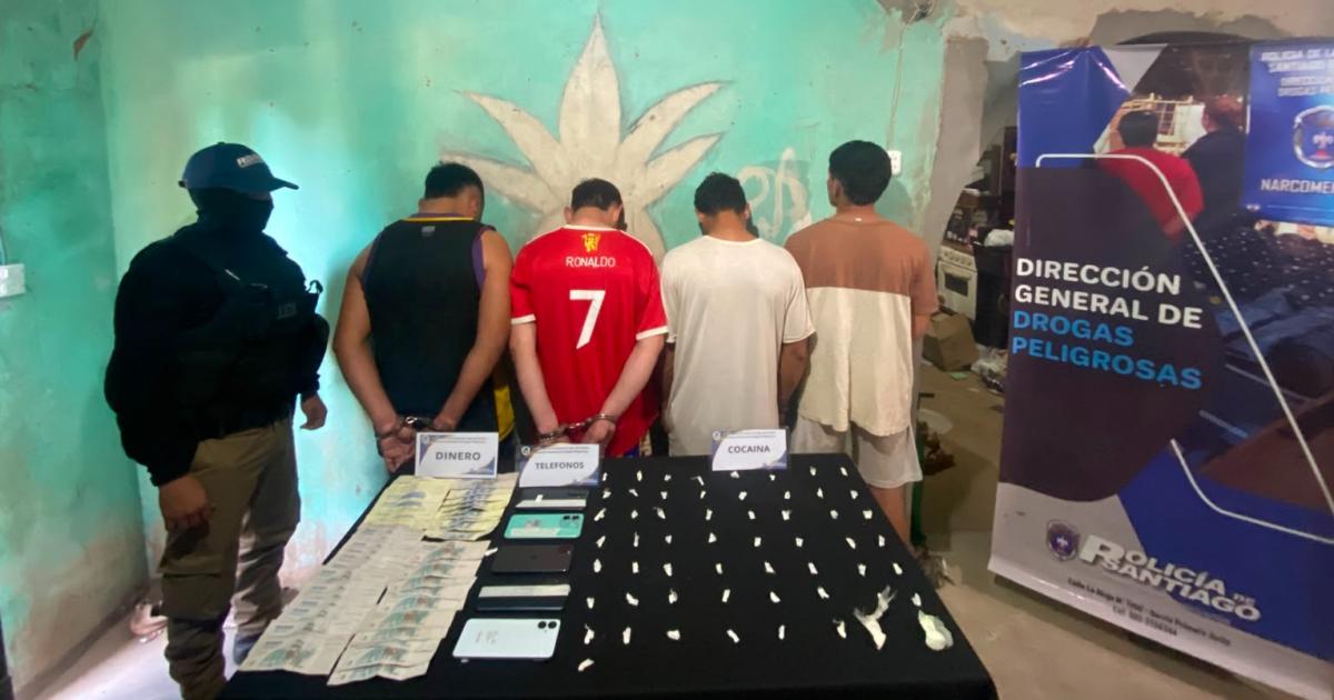 Apresan a cinco sujetos y les secuestran drogas dinero y armas