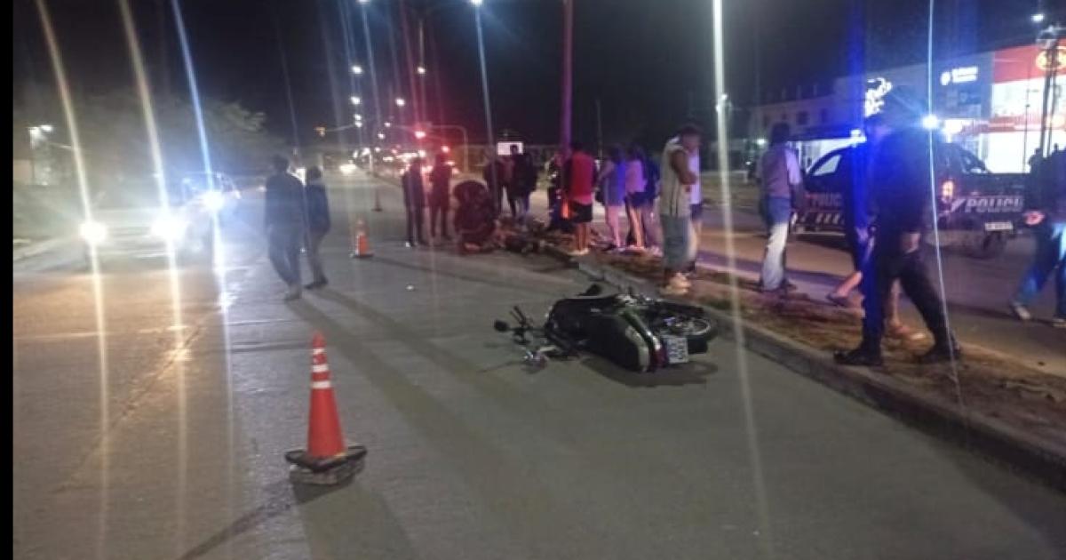 Joven se estrelloacute contra un poste de la luz a bordo de su moto y murioacute en el Regional