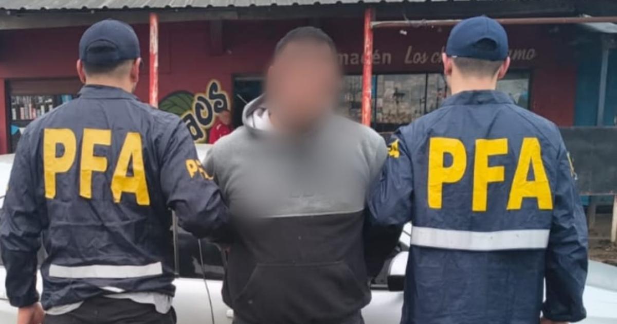Un depravado le regalaba caramelos a nintildeos y luego los abusaba sexualmente