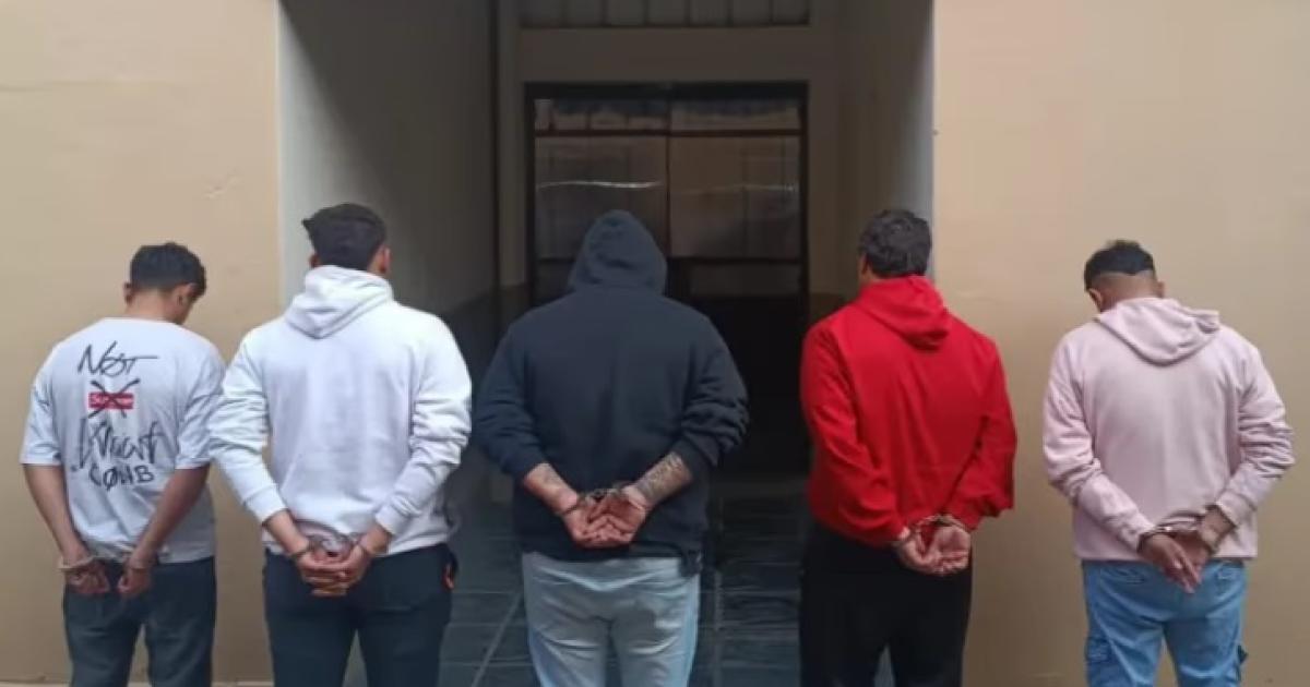 Detuvieron a un exjugador de Coloacuten acusado de asesinar a cuchilladas a un hombre
