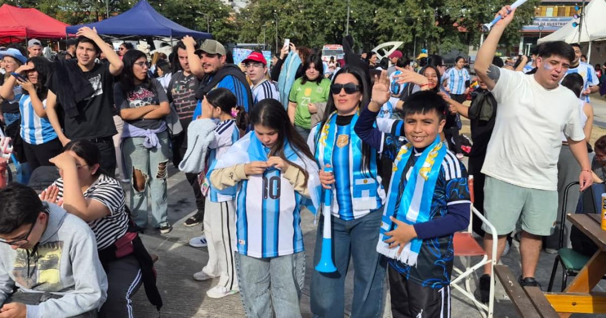 El Foacuterum se prepara para vivir la gran final del Mundial entre Argentina y Espantildea