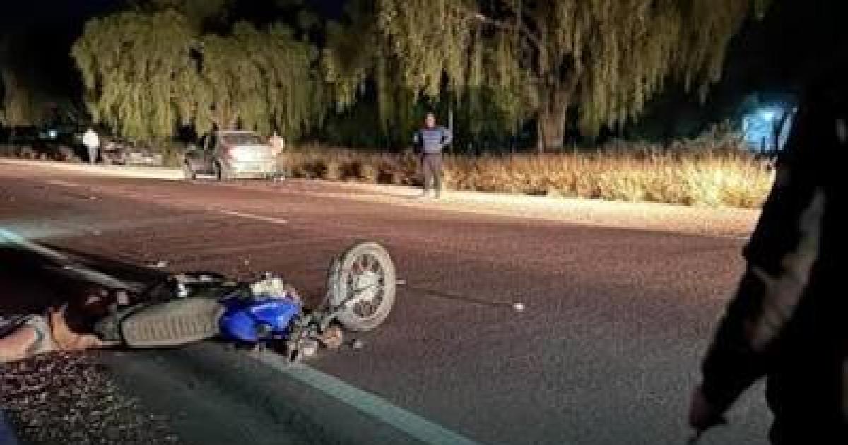 Violento accidente en la Ruta 9- una motociclista resultoacute herida tras chocar con una camioneta