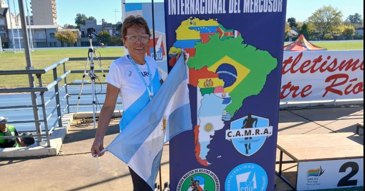 Atletas de Santiago marcan diferencias en pruebas de pista