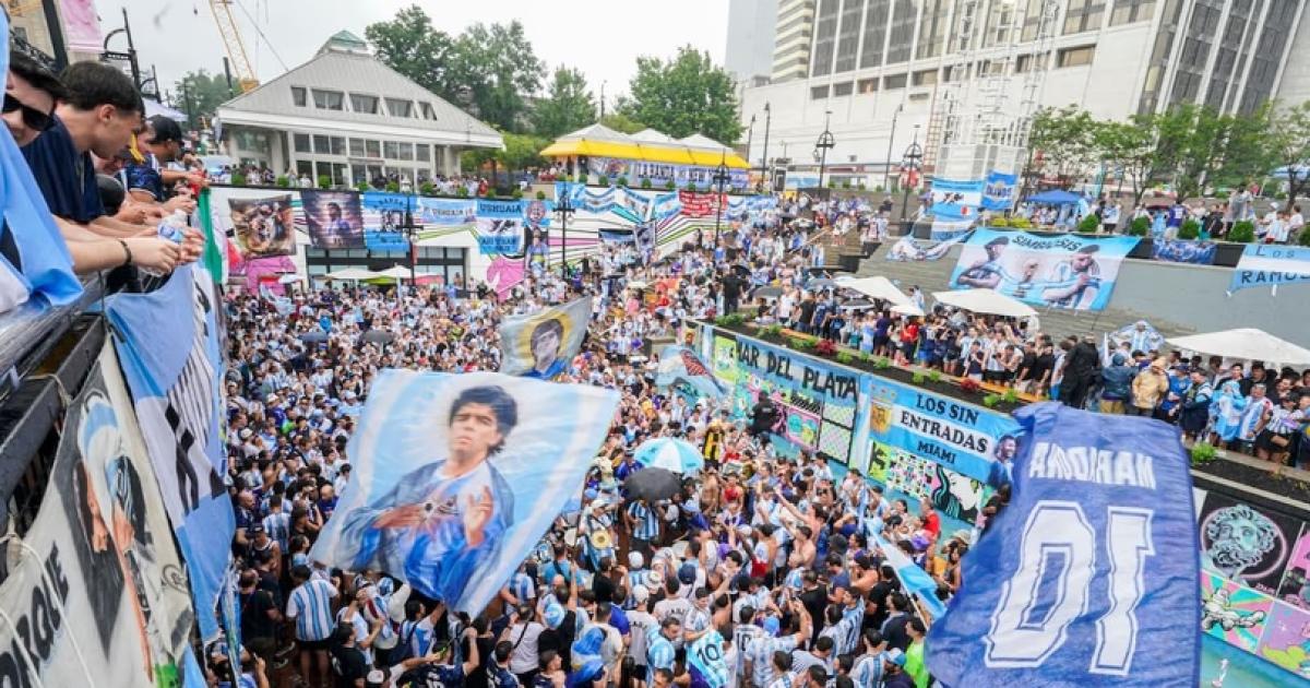 Caos antes de Argentina vs Espantildea- vuelos demorados entradas a maacutes de US10000 y argentinos varados