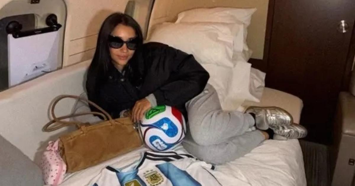 Mariacutea Becerra cantaraacute el Himno antes de la final entre Argentina y Espantildea en el Mundial 2026