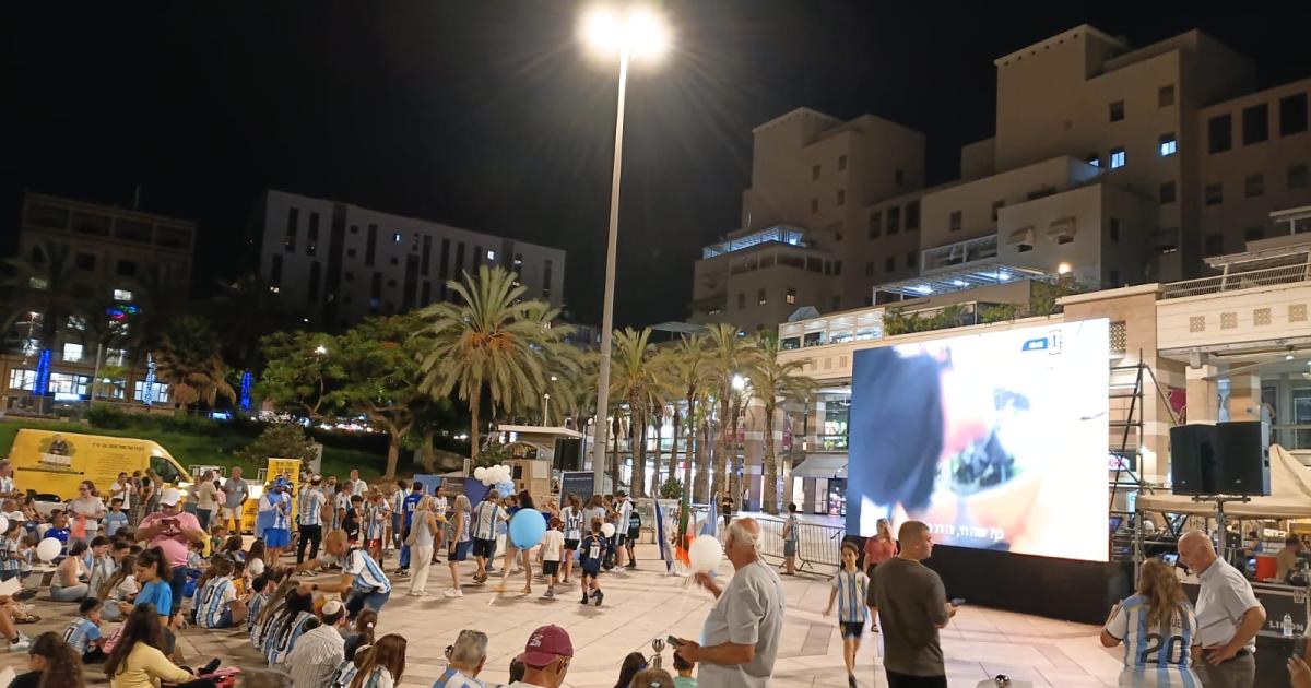 La comunidad argentina en Israel alentoacute a la Scaloneta durante la final del Mundial