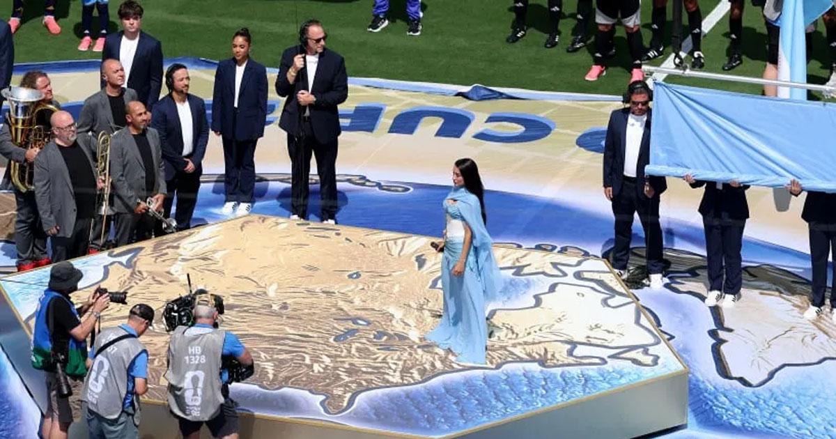 VIDEO- Con la voz de Mariacutea Becerra asiacute sonoacute el Himno Nacional en el Metlife