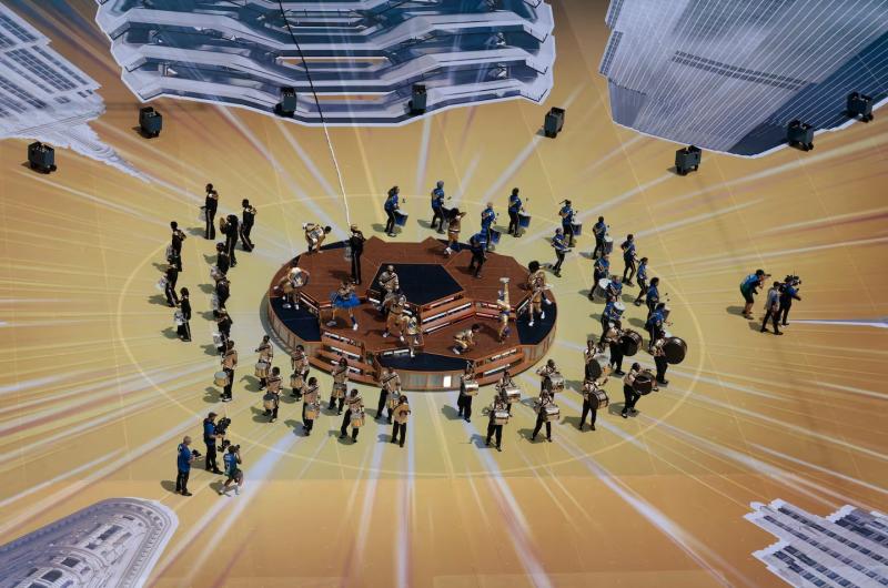 Impactante show en la final del Mundial- Mariacutea Becerra emocionoacute con el Himno y brillaron Madonna Shakira y BTS