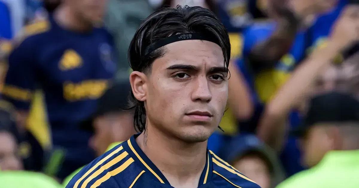 Zeballos se iraacute al Naacutepoli y Boca buscaraacute un extremo