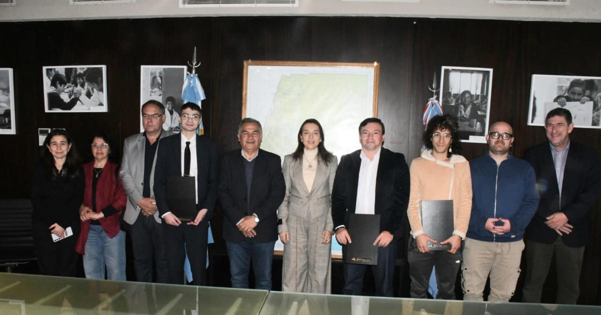 Benavente y Nassif impulsan capacitaciones gratuitas en programacioacuten de videojuegos y manejo de drones