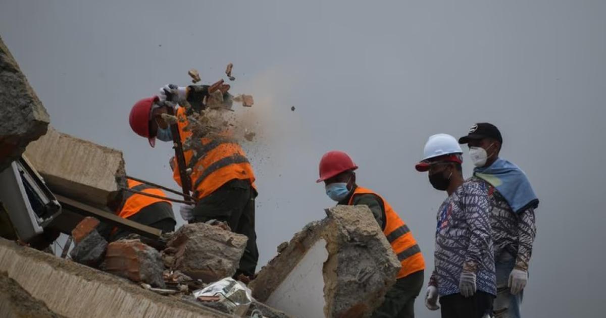 Ascienden a 5208 los fallecidos tras los terremotos