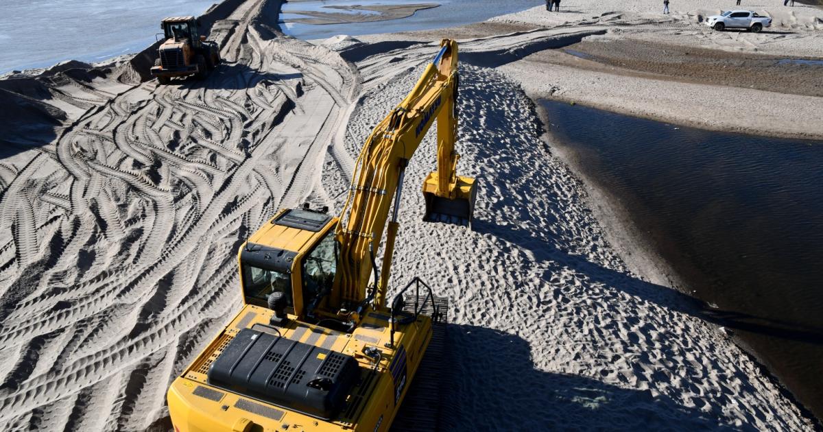 Avanza el plan de reparacioacuten reconstruccioacuten y construccioacuten de defensas hiacutedricas en todo Santiago