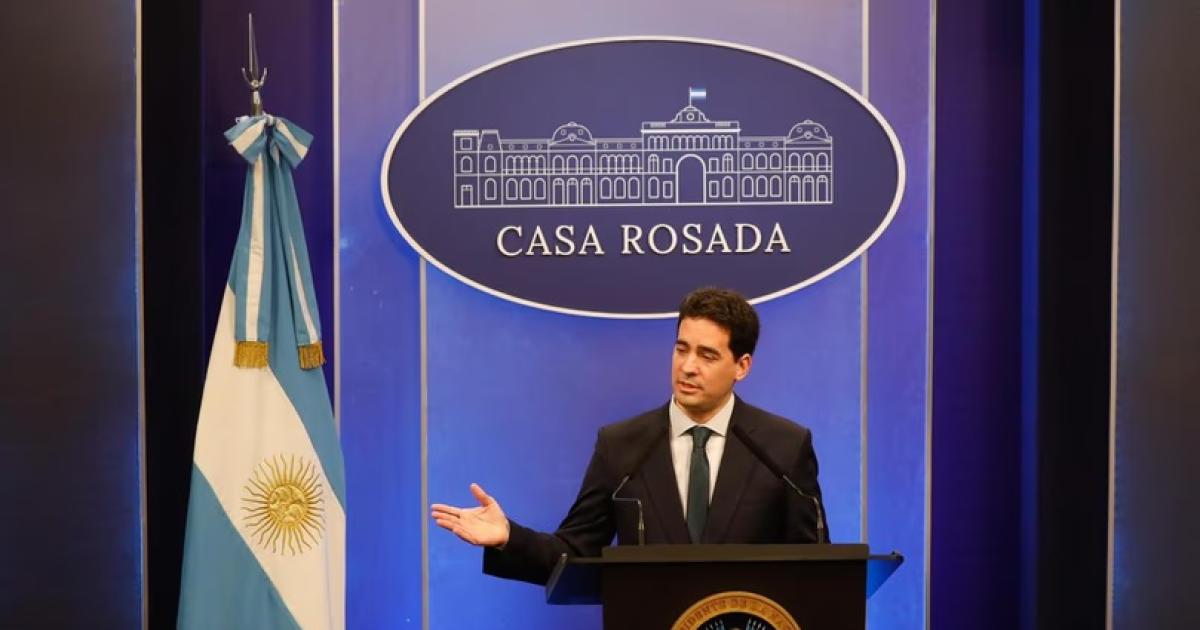 Ravier rechazoacute haber llamado paiacutes bananero a la Argentina y negoacute cuestionamientos a Messi por Malvinas