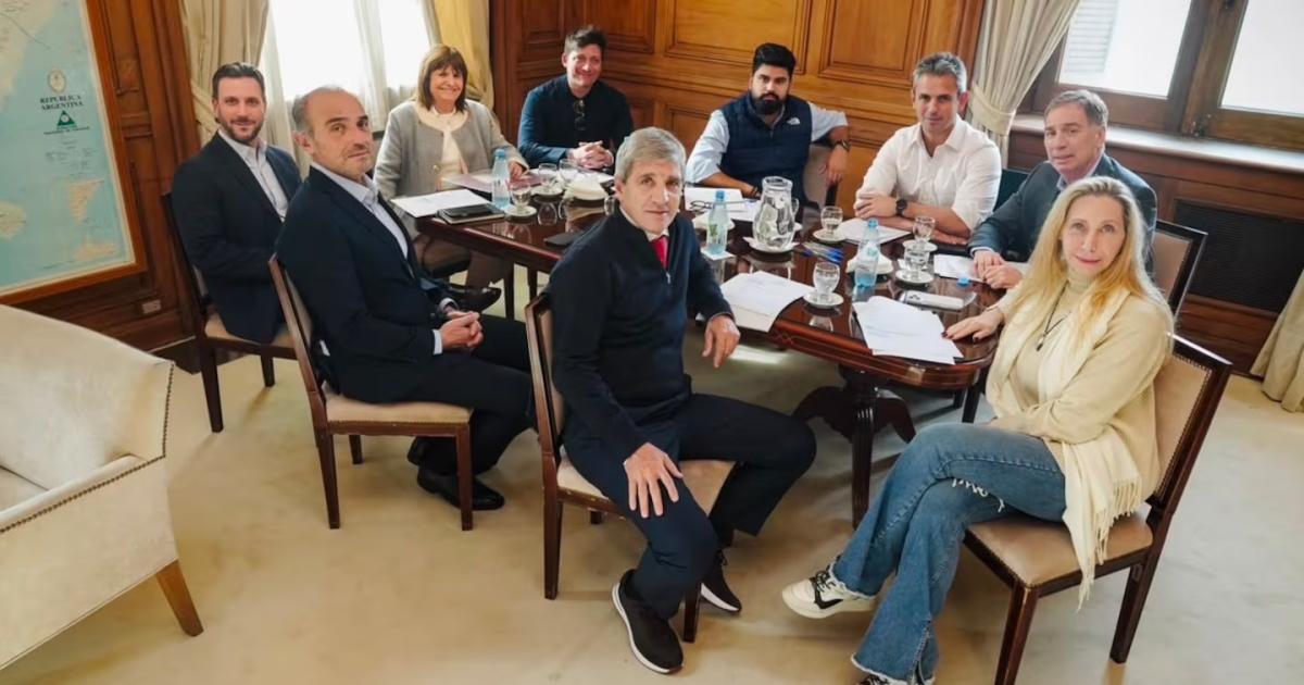 Con el Mundial terminado el Gobierno reactiva su mesa poliacutetica para impulsar la agenda legislativa