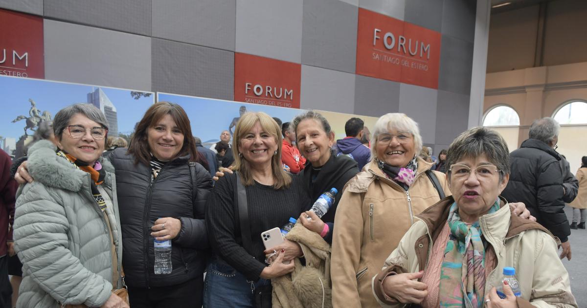GALERIA DE FOTOS- el emotivo homenaje a Leo Dan en el Foacuterum