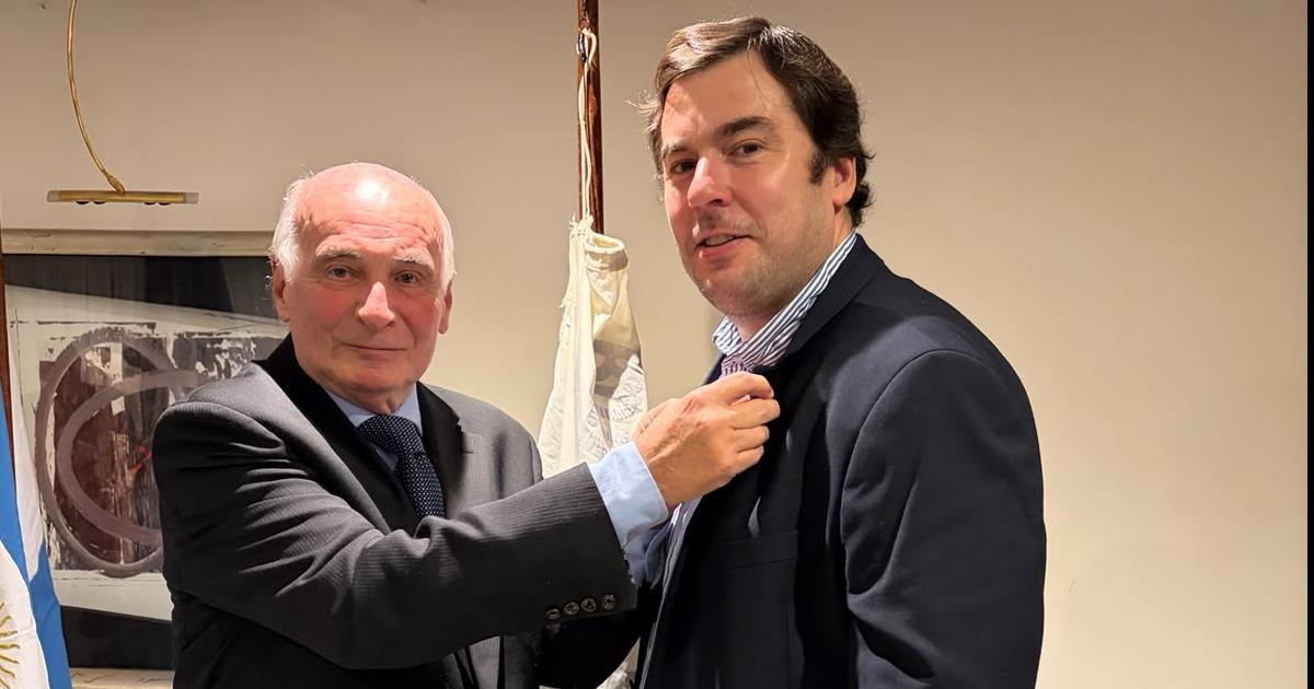 El Rotary Club Francisco de Aguirre renovoacute sus autoridades y Gabriel Barbieri asumioacute la presidencia