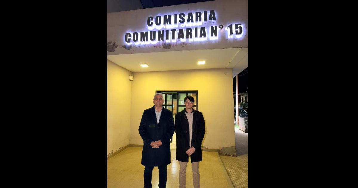PRESENTACIÓN José Ruiz (izq) y su abogado en la Cría 15