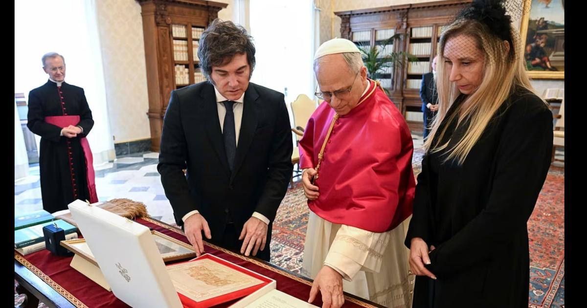 El Gobierno recibioacute al nuevo embajador del Vaticano mientras crece la expectativa por la visita de Leoacuten XIV