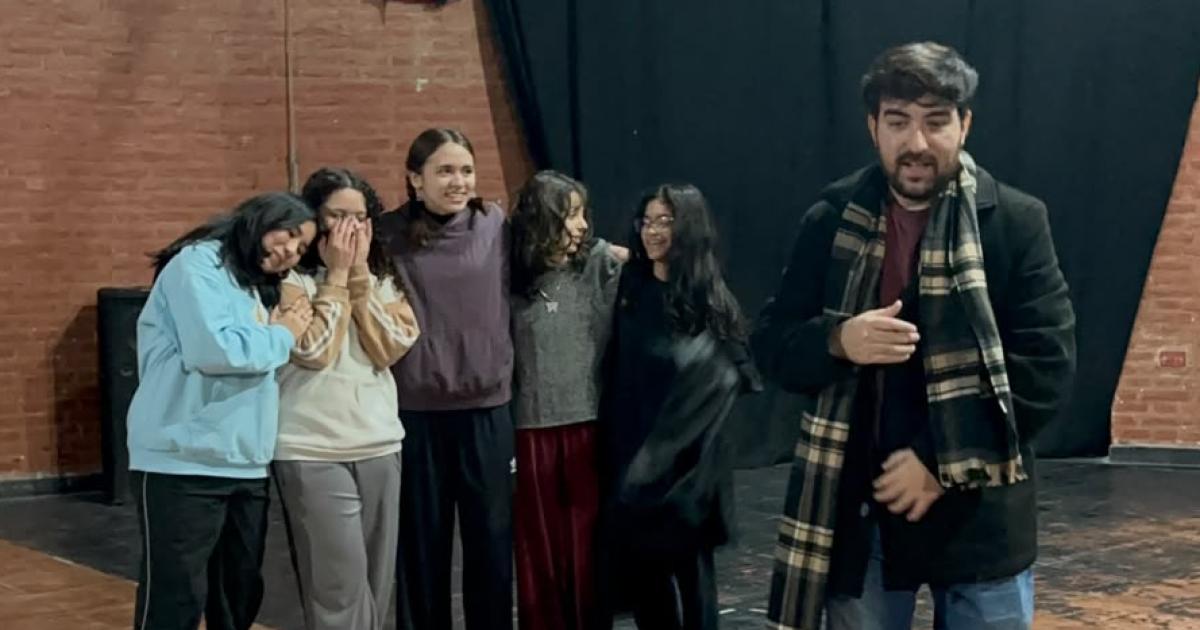 El Grupo Sumari representaraacute a Santiago del Estero en el Festival Internacional de Teatro Adolescente Vamos que Venimos
