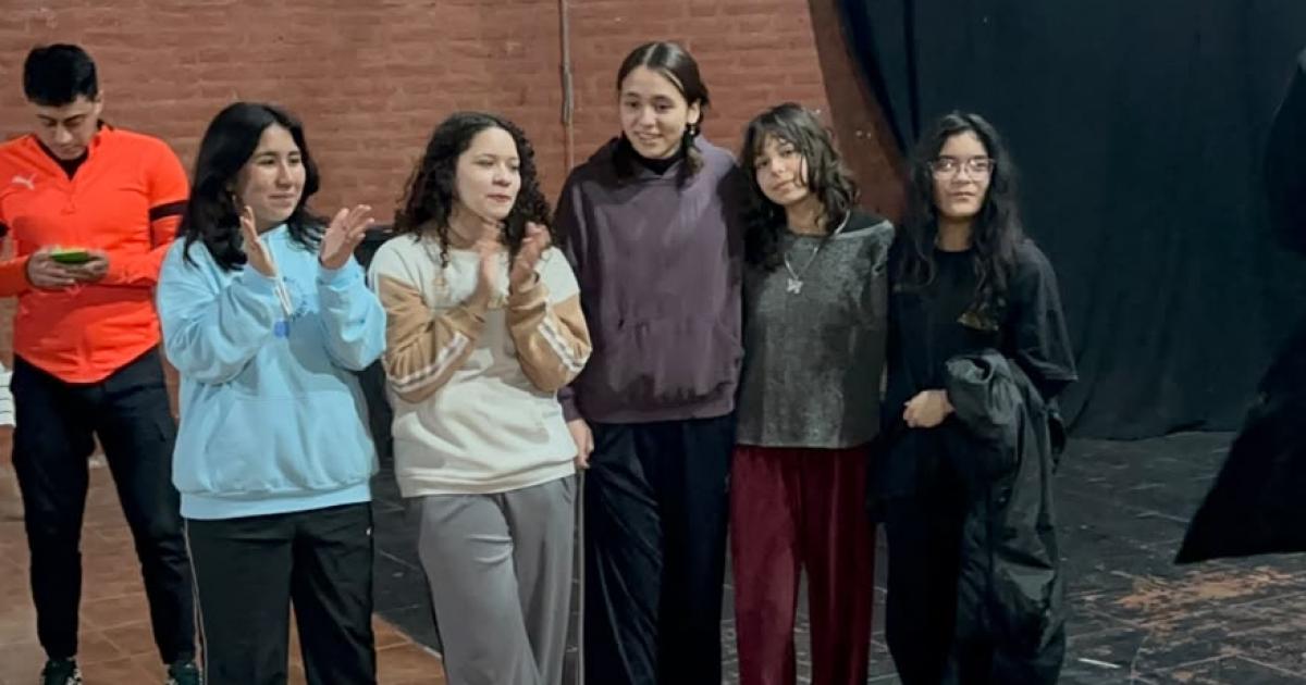 El Grupo Sumari representaraacute a Santiago del Estero en el Festival Internacional de Teatro Adolescente Vamos que Venimos