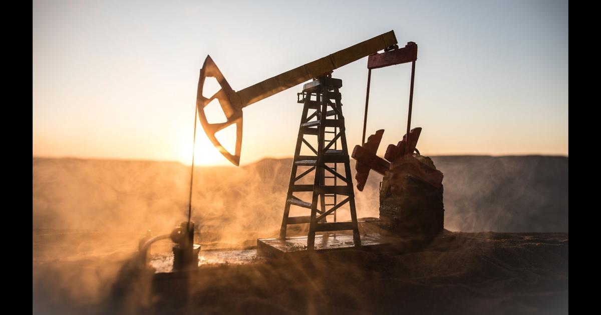 Petroacuteleo cerca de los US 100 por la escalada entre EEUU e Iraacuten y la tensioacuten en Ormuz