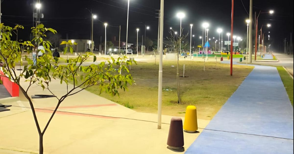 Quimiliacute inaugura el imponente Paseo Sustentable de los nintildeos en el Barrio Triaacutengulo