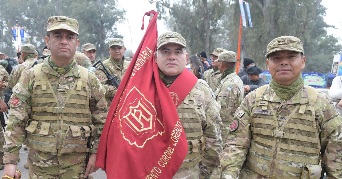 DESFILE CIacuteVICO MILITAR POR LOS 473 ANtildeOS