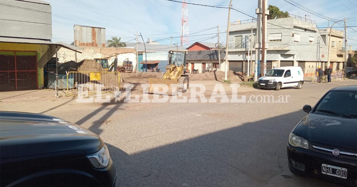 Maacutexima alerta en Friacuteas por la rotura de un cantildeo maestro de gas- cortan la luz y evaluacutean evacuaciones