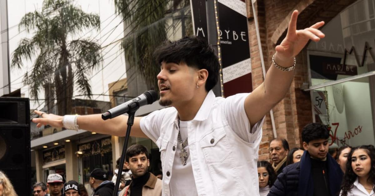 Gakid- hoy pop de raiacutez en el Patio del Indio Froilaacuten