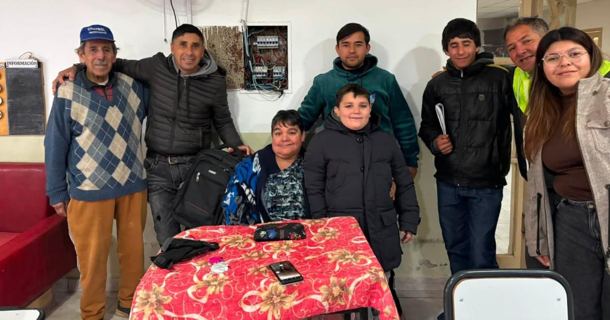 Alumnos del CENS Nordm 3 visitaron el Hogar de Ancianos de Las Termas