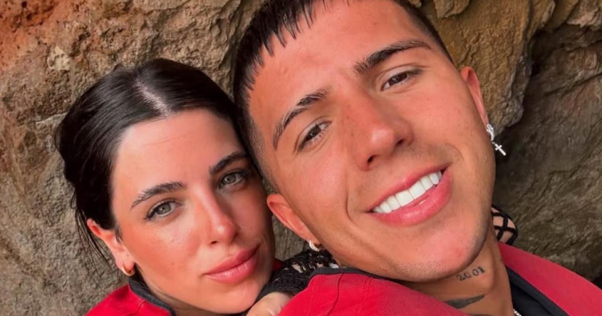 Valentina Cervantes y Enzo Fernaacutendez disfrutaron de una escapada romaacutentica en Ibiza tras el Mundial