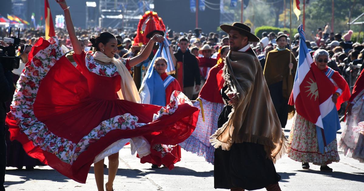 Eliacuteas Suaacuterez participoacute de los festejos centrales por el 473deg Aniversario de la Madre de Ciudades