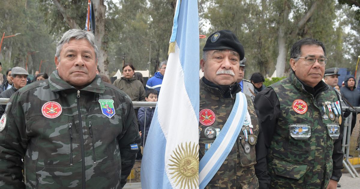 DESFILE CIacuteVICO MILITAR POR LOS 473 ANtildeOS