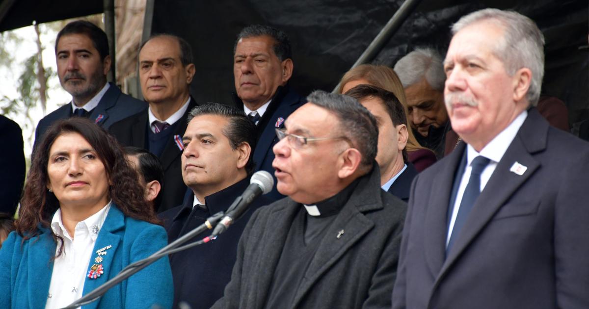Eliacuteas Suaacuterez participoacute de los festejos centrales por el 473deg Aniversario de la Madre de Ciudades