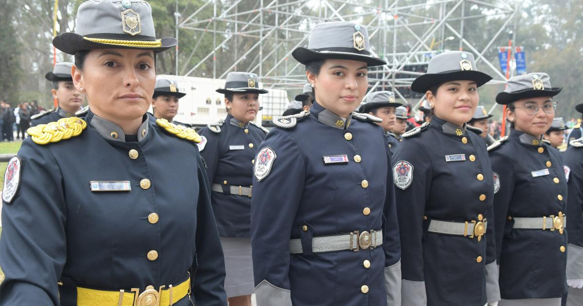 DESFILE CIacuteVICO MILITAR POR LOS 473 ANtildeOS