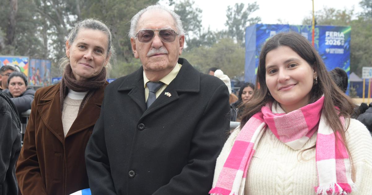 DESFILE CIacuteVICO MILITAR POR LOS 473 ANtildeOS