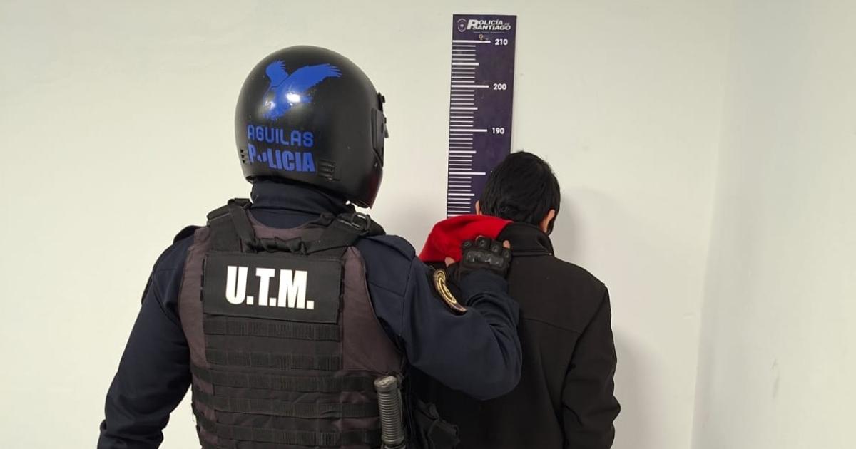 La Banda- detuvieron a un joven acusado de un arrebato y recuperaron el celular de la viacutectima
